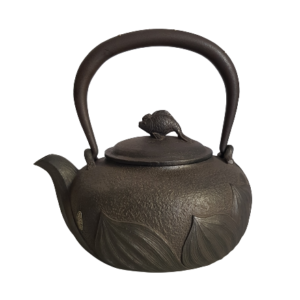 bouilloire en fonte noire lotus 650ml