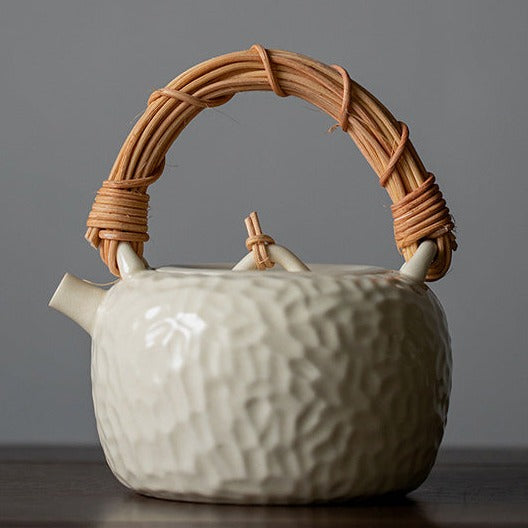 theiere en porcelaine anse en rotin 039 1l