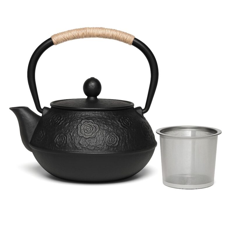 Théière En Fonte Arabesque Élégante Avec Filtre – Motif Ornemental Fin Théière en Fonte Arabesque Élégante – Motif Ornemental Fin