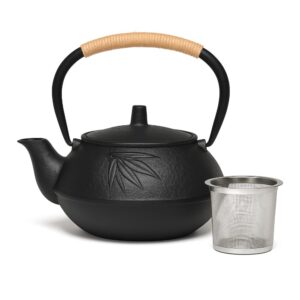 Théière En Fonte Feuille Nocturne Avec Filtre – Motif Bambou Ton Sur Ton Théière en Fonte Feuille Nocturne – Motif Bambou Ton sur Ton
