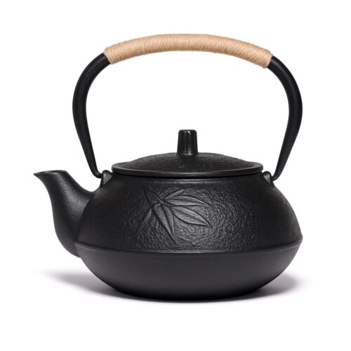 Théière En Fonte Feuille Nocturne – Motif Bambou Ton Sur Ton Théière en Fonte Feuille Nocturne – Motif Bambou Ton sur Ton