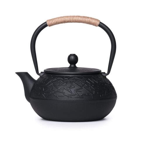 Théière En Fonte Lignée Zen – Motif Gravé Épuré Théière en Fonte Lignée Zen – Motif Gravé Épuré