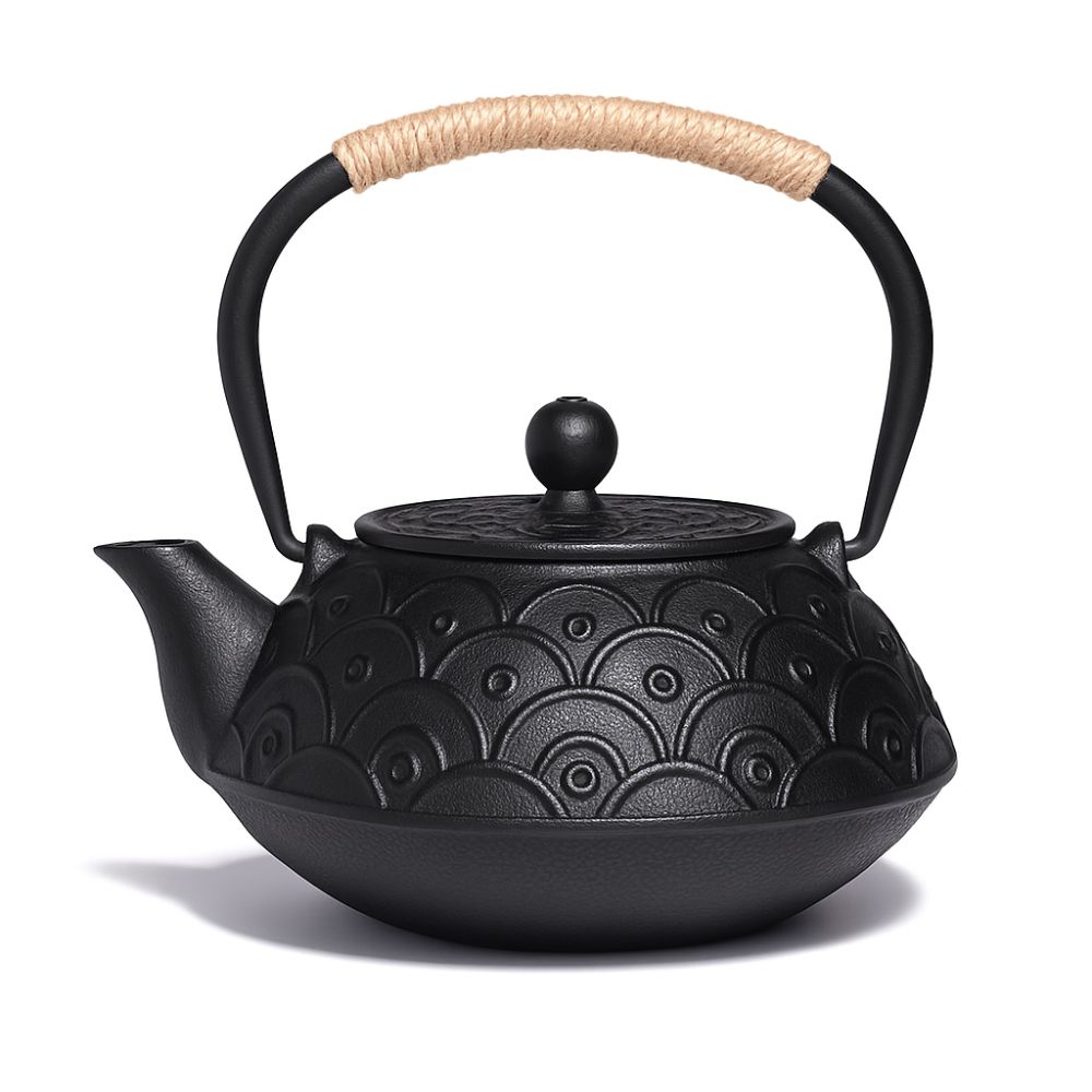 Théière en Fonte Vague Noire – Motif Seigaiha Minimal