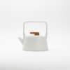 Théière en Céramique Bouilloire Scandinave 800ml blanche avec anse et bouton en bois clair, design épuré.