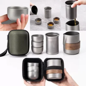S80f5ece59ee948dba1e9dcded080862fM.webp Set Théière Voyage Inox Titane - Théière Portable, Infuseur et Tasses Double Paroi - Kit Thé Camping