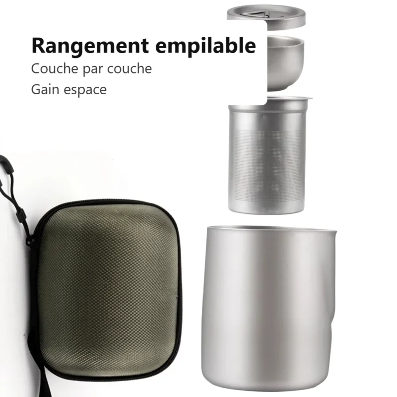 a11aef02-96d4-4662-b050-c633faf9a07b.webp Set Théière Voyage Inox Titane - Théière Portable, Infuseur et Tasses Double Paroi - Kit Thé Camping